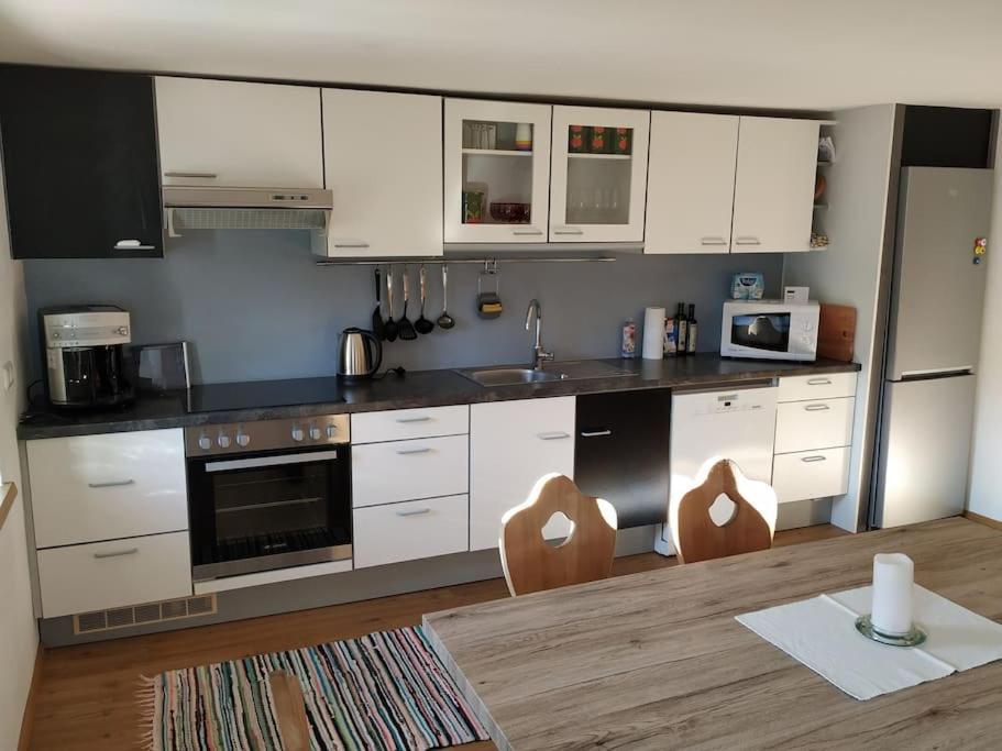 Upcycling Appartement Fischl - Nachhaltig Und Kreativ Wohnen Fuer Gross Und Klein เยนบาค ภายนอก รูปภาพ